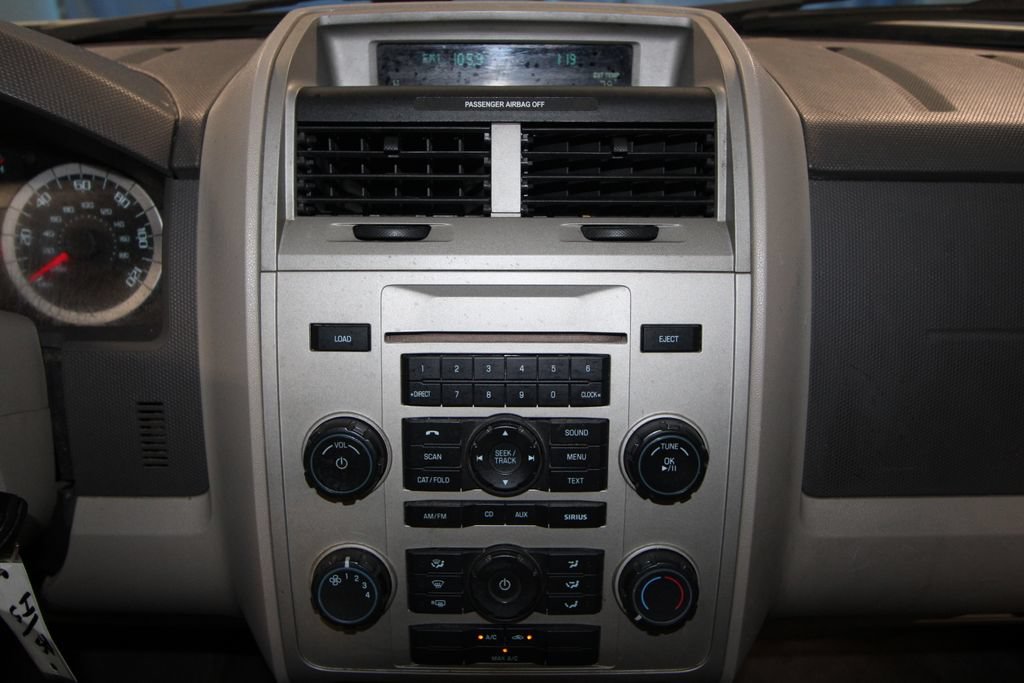 Used 2011 Ford Escape XLT w/ 201A Rapid Spec Order Code FWD image 11