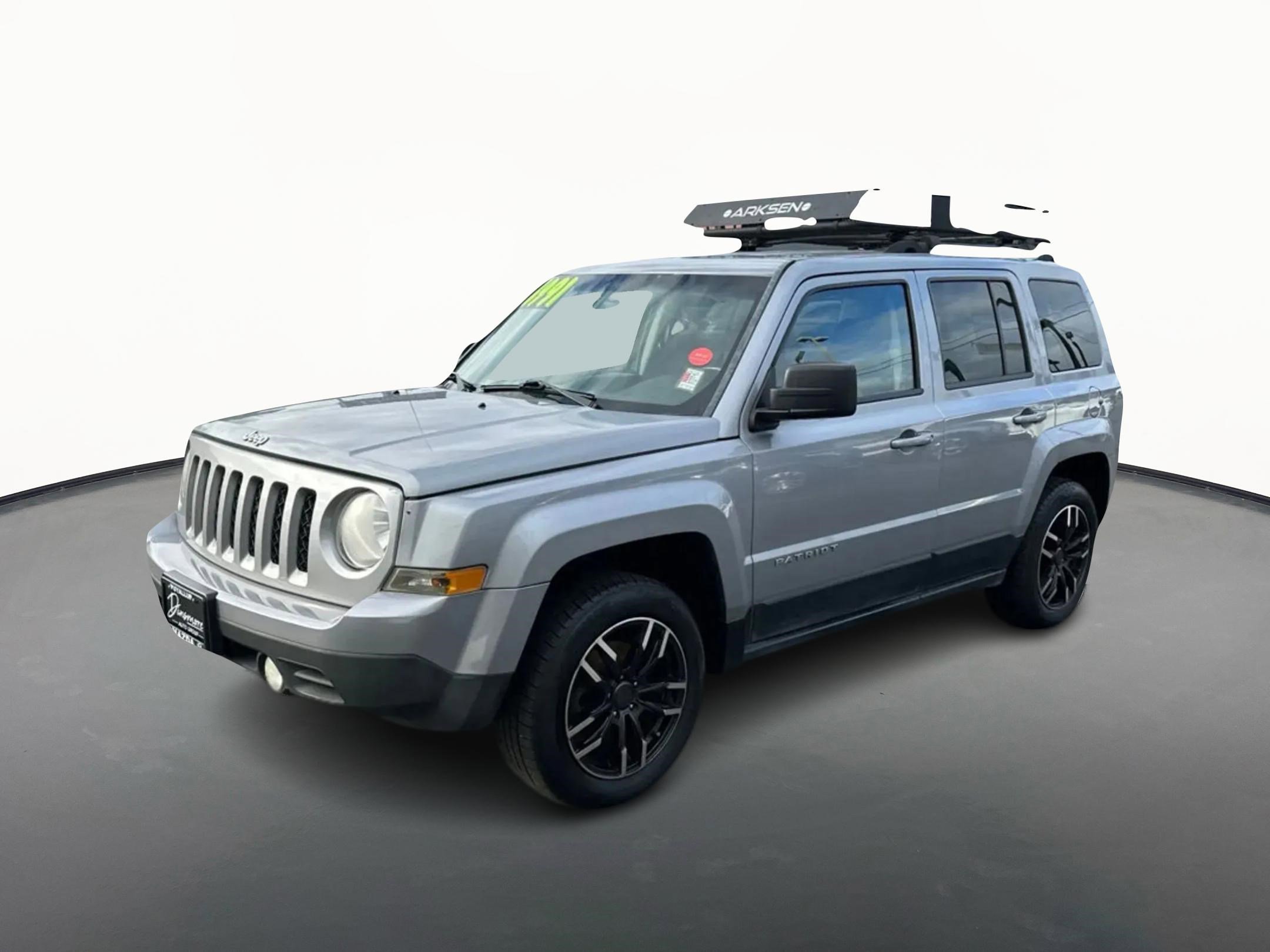 Used 2014 Jeep Patriot Latitude AWD/4WD image 7