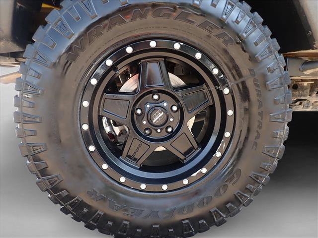 Used 2015 Jeep Wrangler Rubicon AWD/4WD image 7