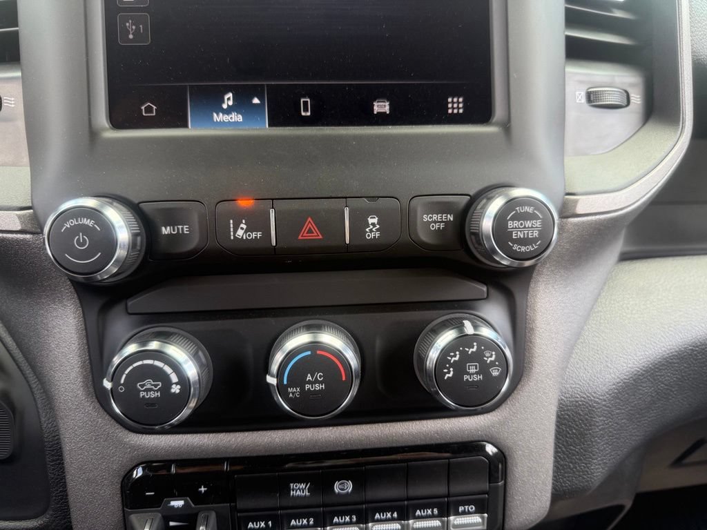 New 2024 RAM 5500 Tradesman w/ Safety Group AWD/4WD image 23