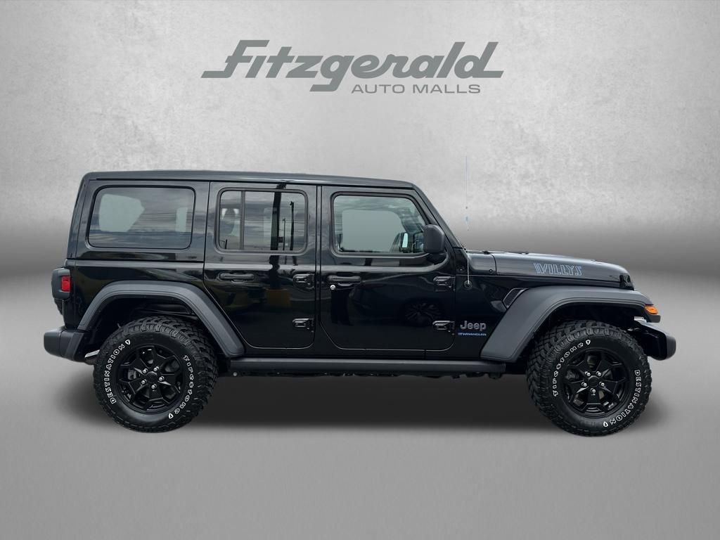 Used 2023 Jeep Wrangler Unlimited w/ Sun & Screen Package image 4