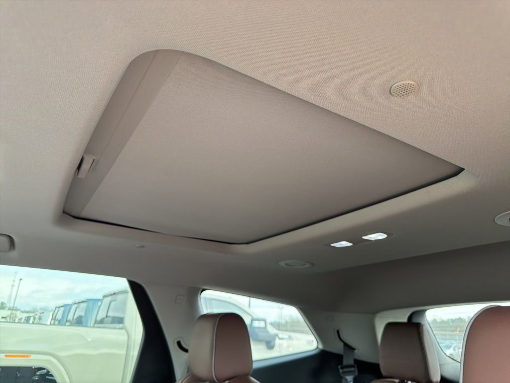 Used 2020 Buick Enclave Avenir w/ Avenir Technology Package image 19