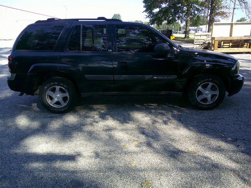 Used 2004 Chevrolet TrailBlazer LS w/ LS Preferred Equipment Group AWD/4WD image 6