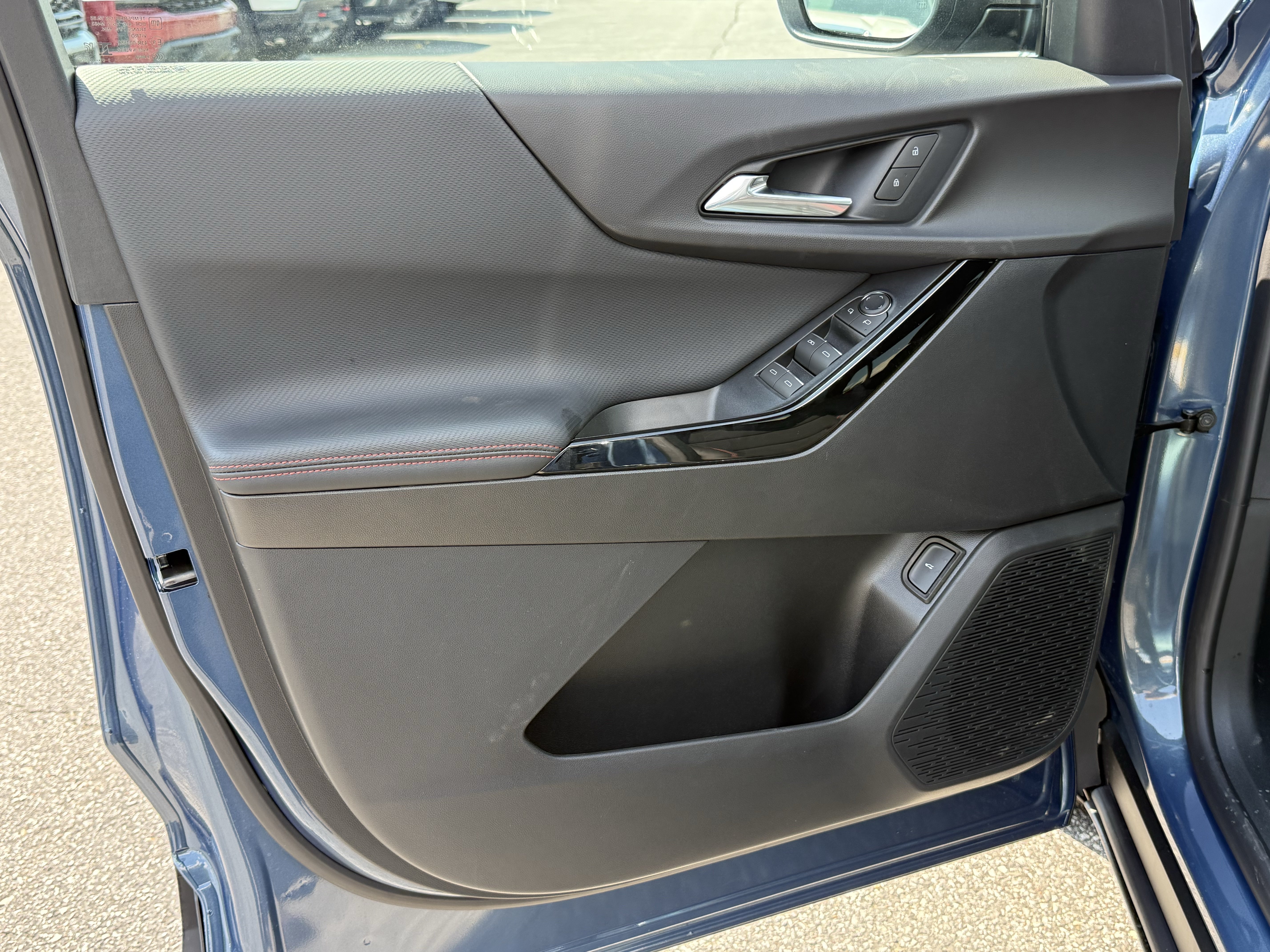 New 2027 Chevrolet Equinox RS w/ Safety and Technology Package FWD image 14