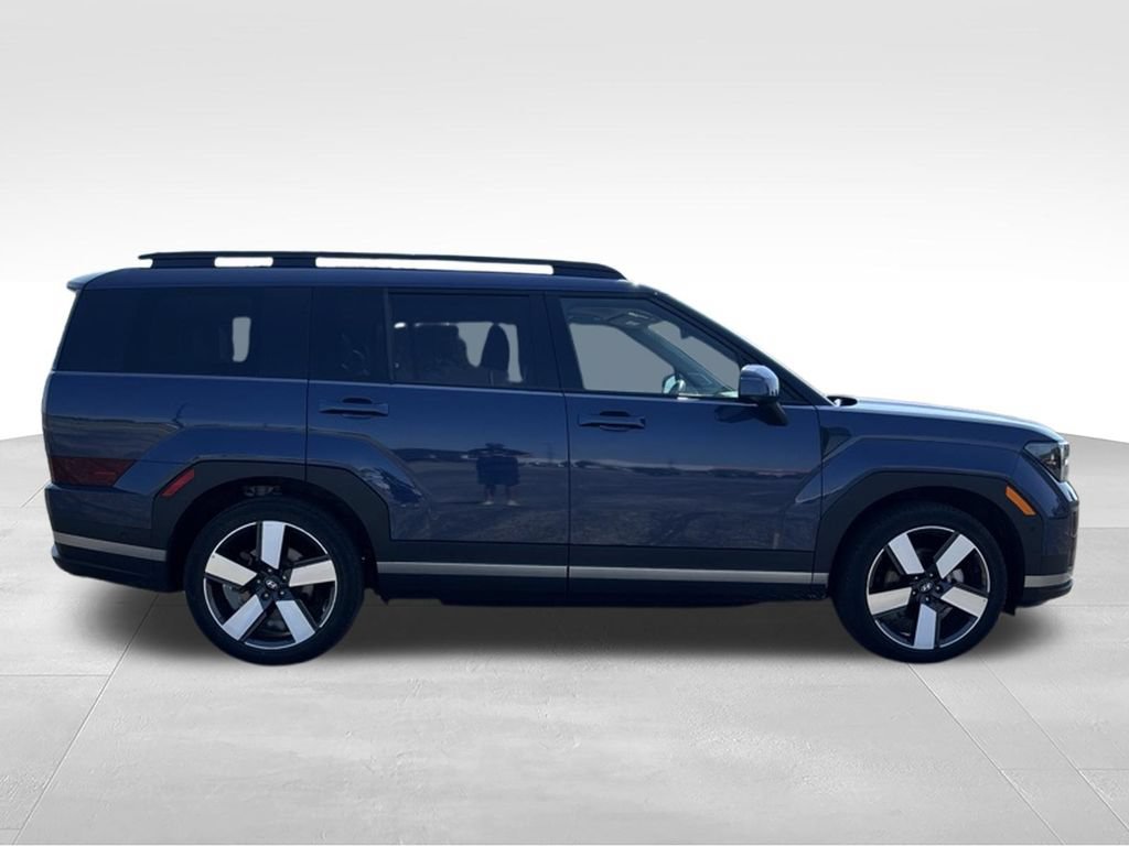 Used 2025 Hyundai Santa Fe Limited FWD image 5