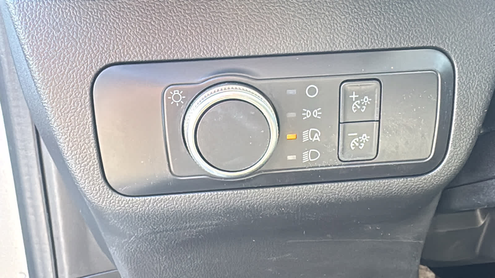 Used 2020 Ford Escape SE AWD/4WD image 9