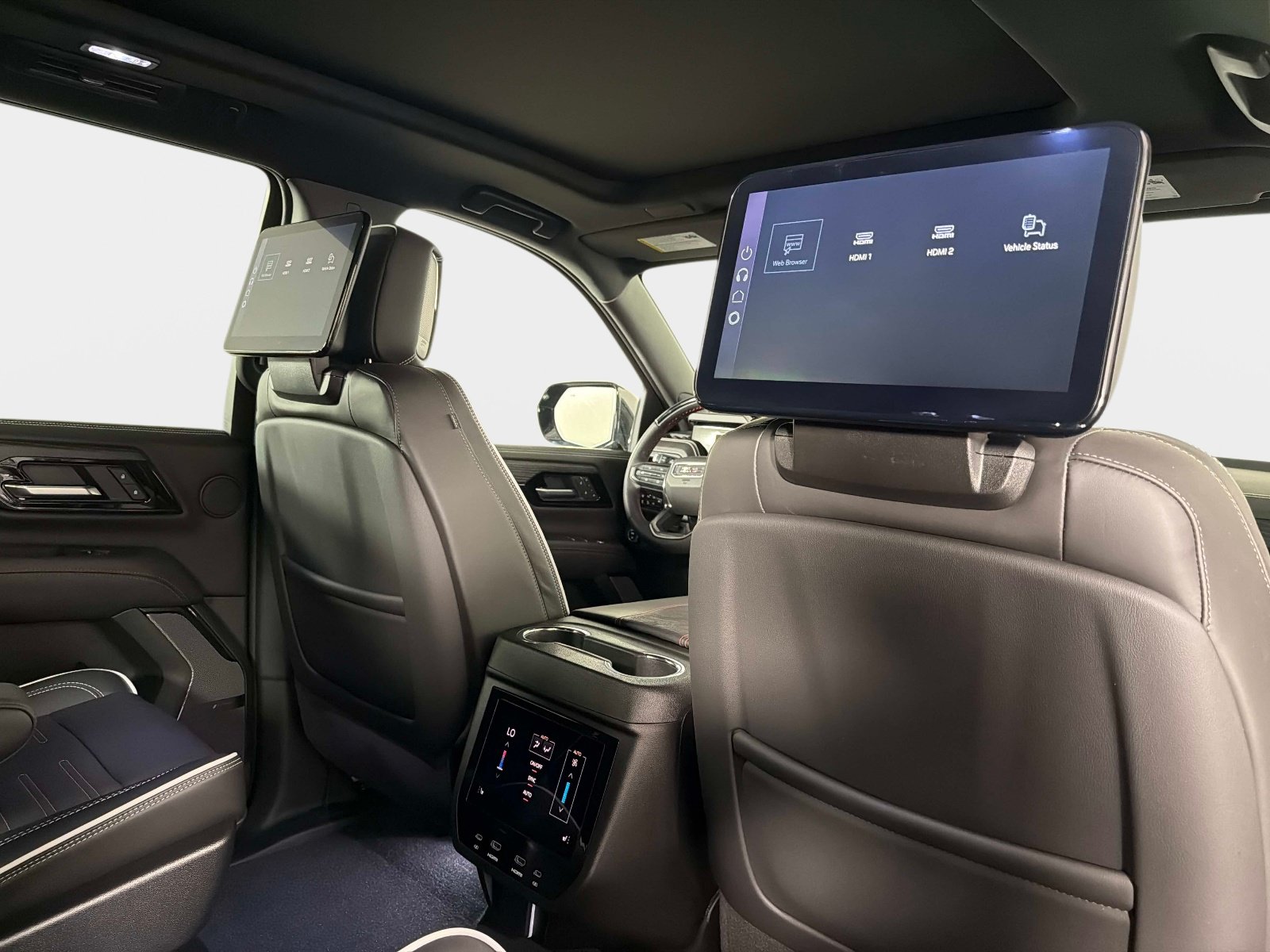 Used 2026 GMC Yukon AT4 Ultimate w/ LPO, Floor Liner Package AWD/4WD image 30