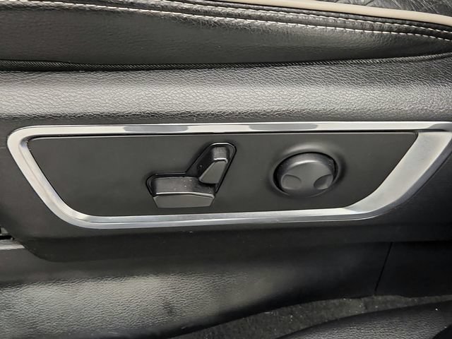 Used 2024 RAM 1500 Laramie AWD/4WD image 18