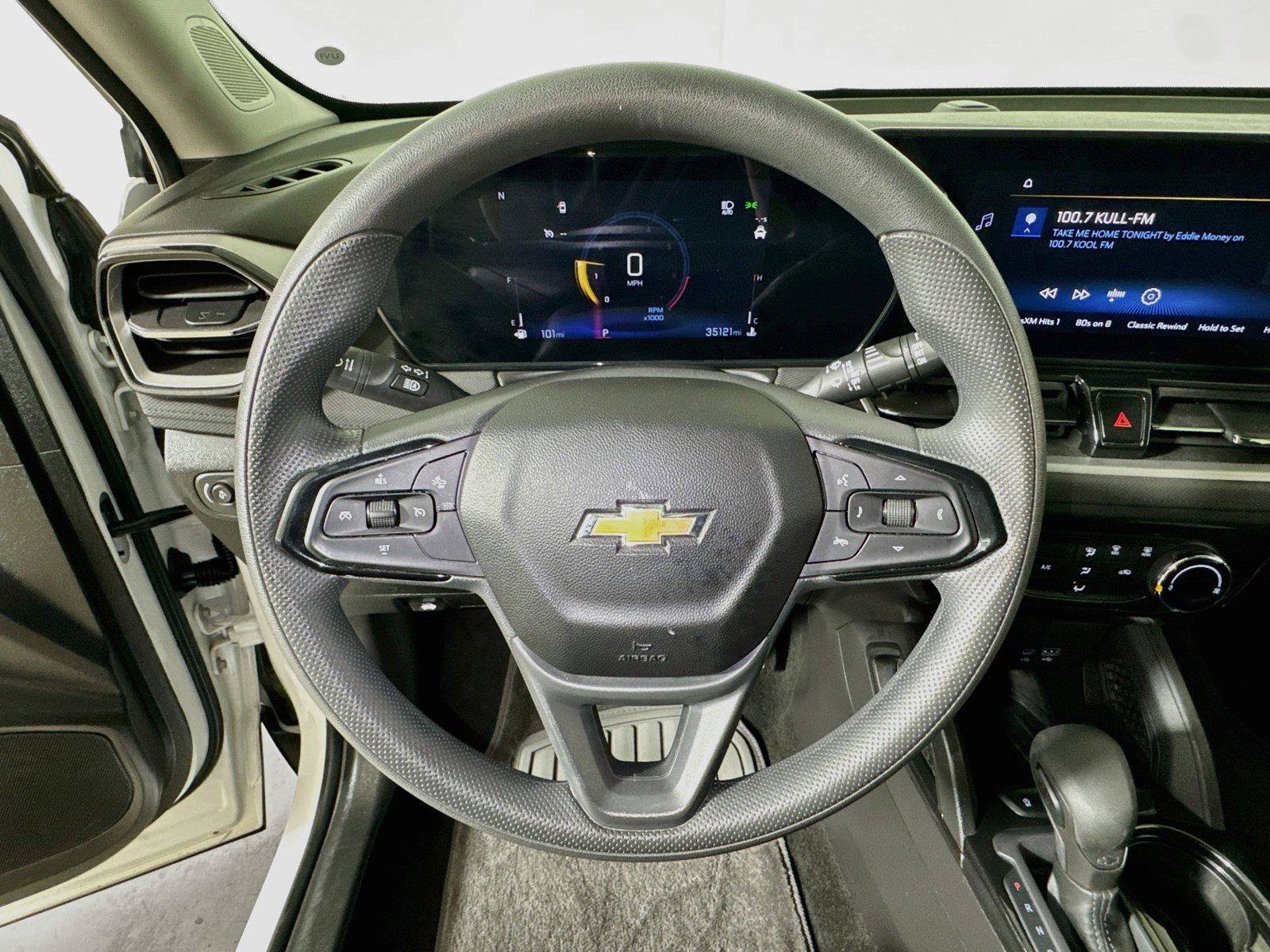 Used 2025 Chevrolet TrailBlazer LT FWD image 9