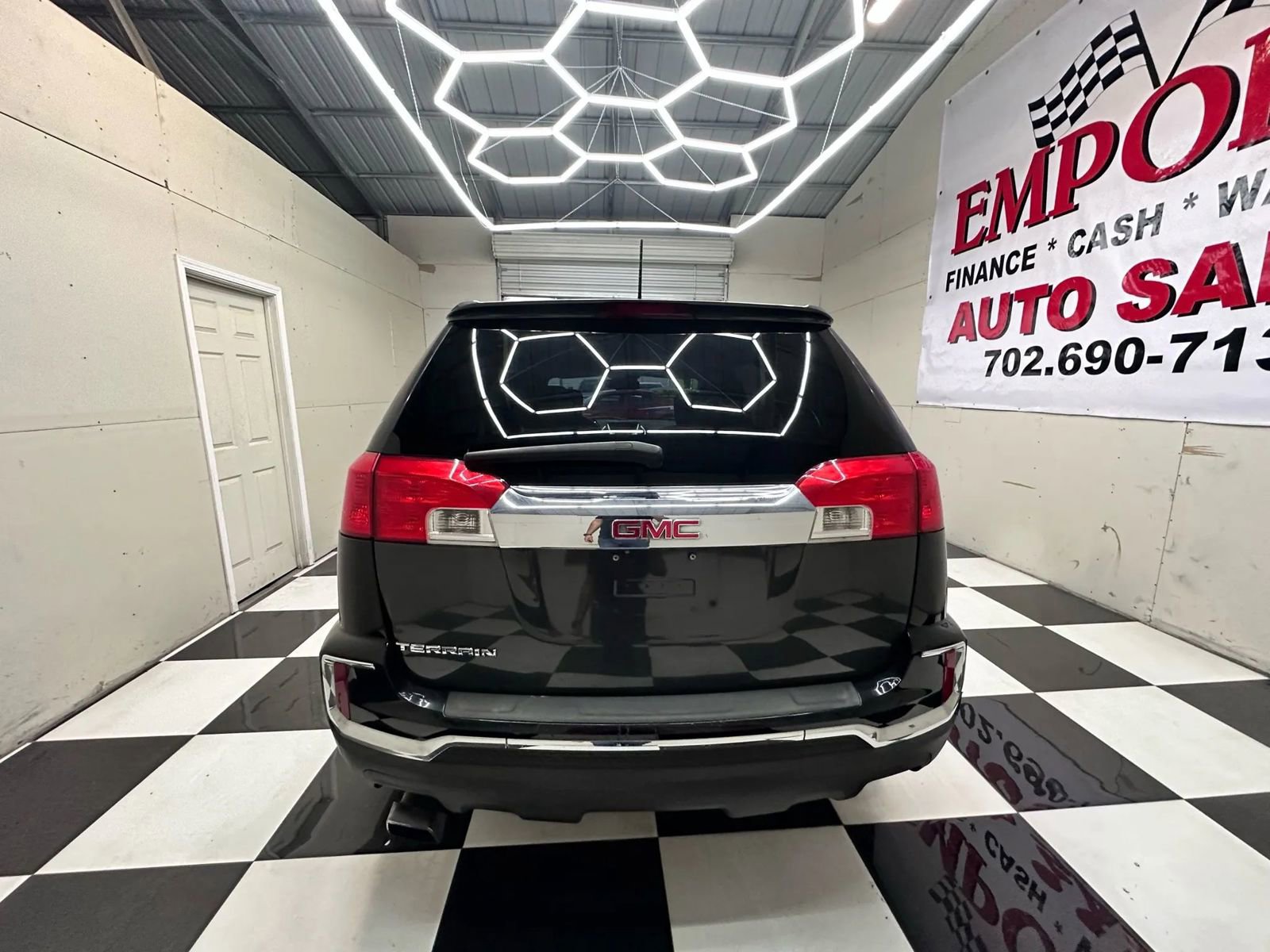 Used 2017 GMC Terrain SLE image 3