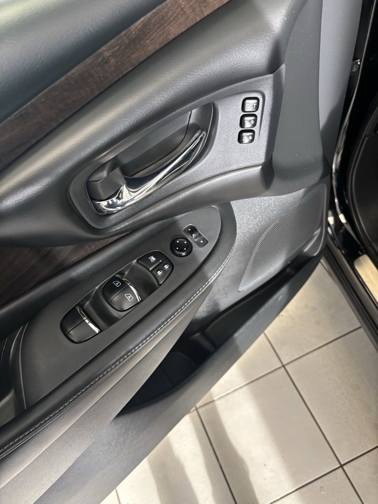 Used 2020 Nissan Murano Platinum image 9