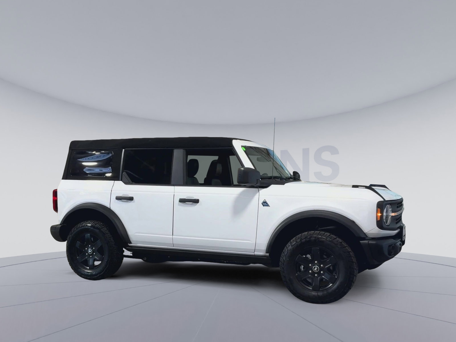 Used 2024 Ford Bronco Black Diamond image 4