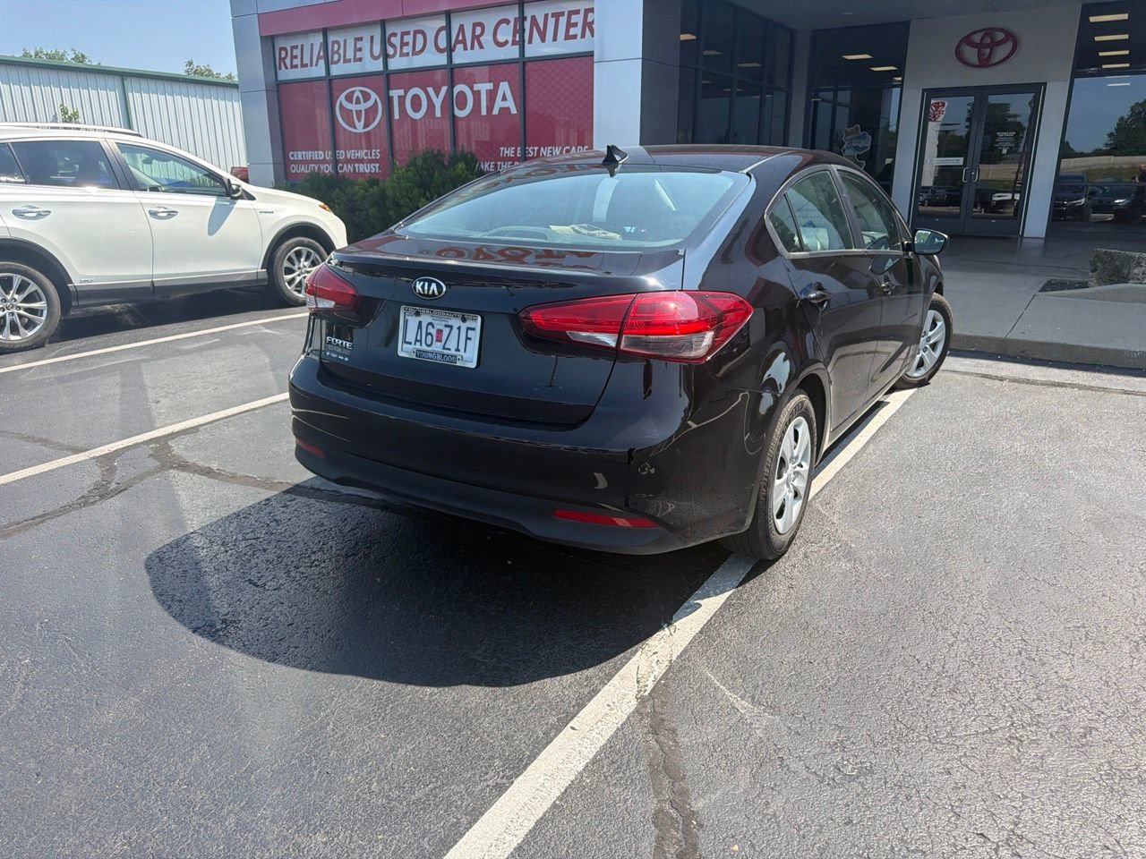 Used 2017 Kia Forte LX FWD image 6