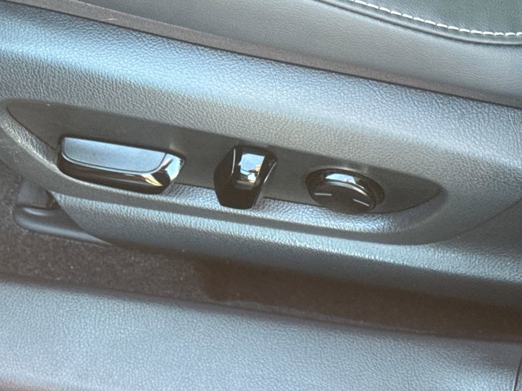 Used 2023 Lexus UX 250h AWD image 47