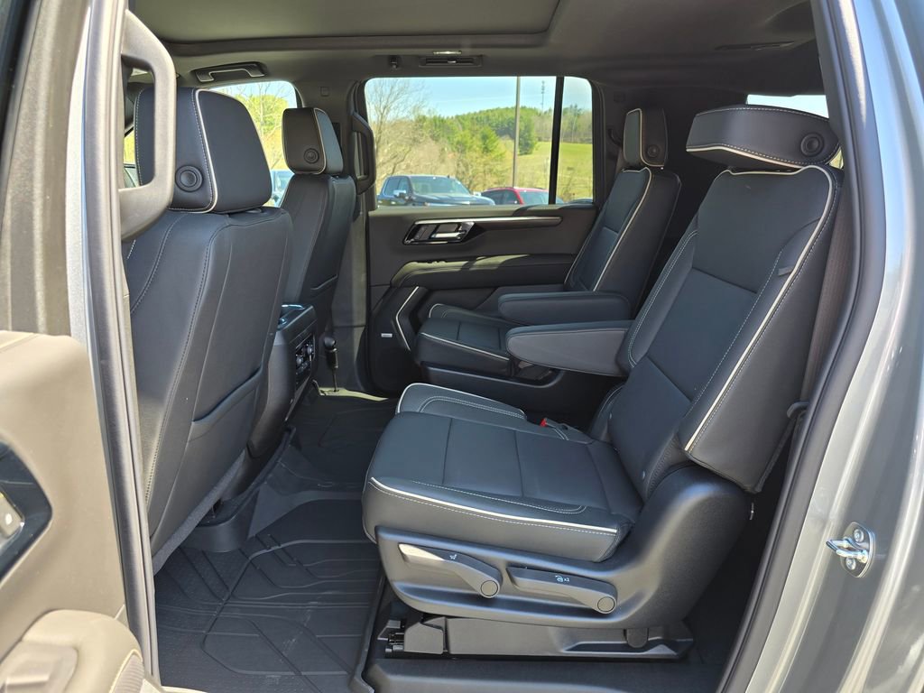 New 2026 Chevrolet Suburban Premier w/ Sun And Tow Package AWD/4WD image 10