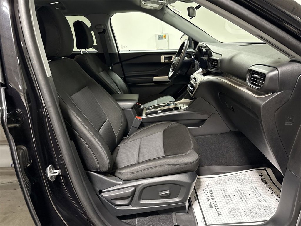 Used 2023 Ford Explorer XLT image 21