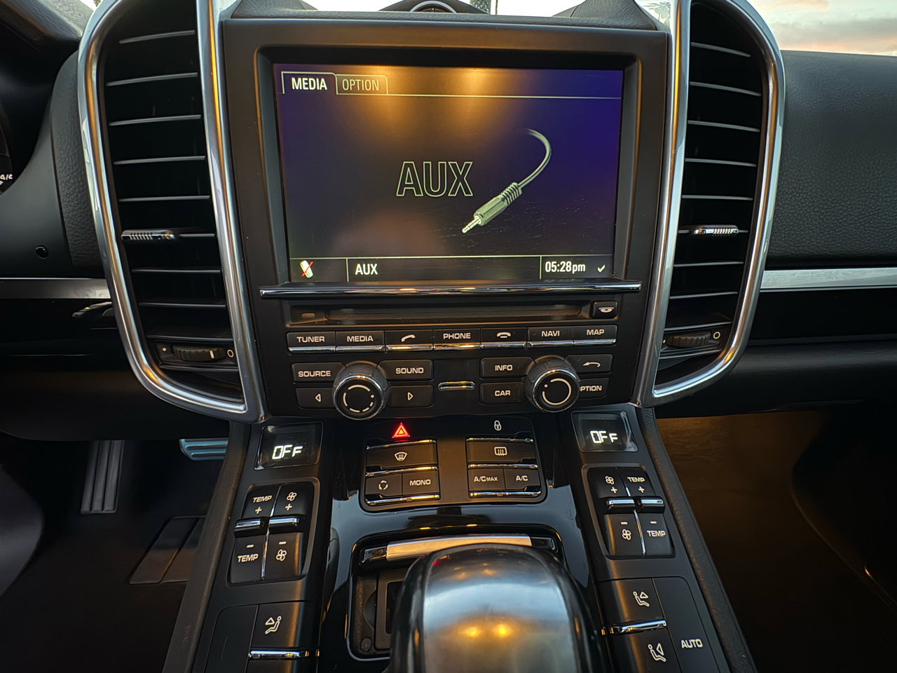 Used 2013 Porsche Cayenne S image 20