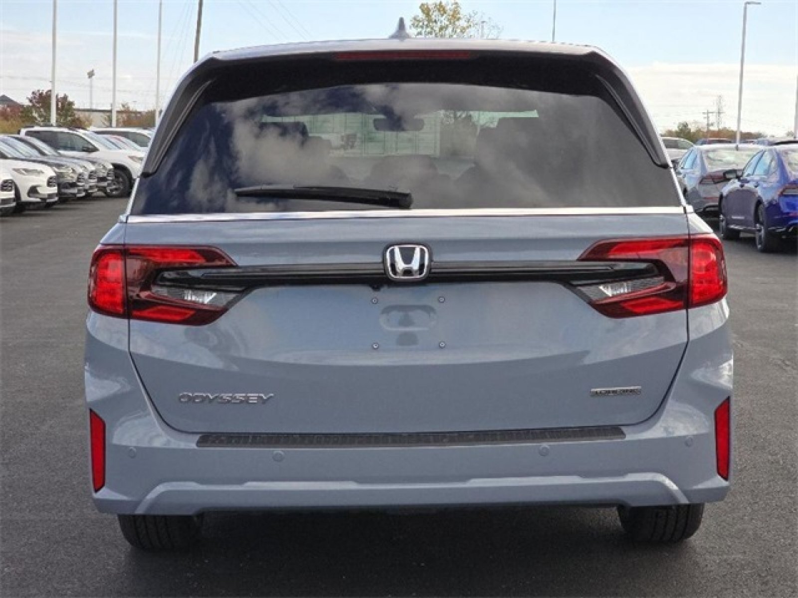 New 2026 Honda Odyssey Touring image 9