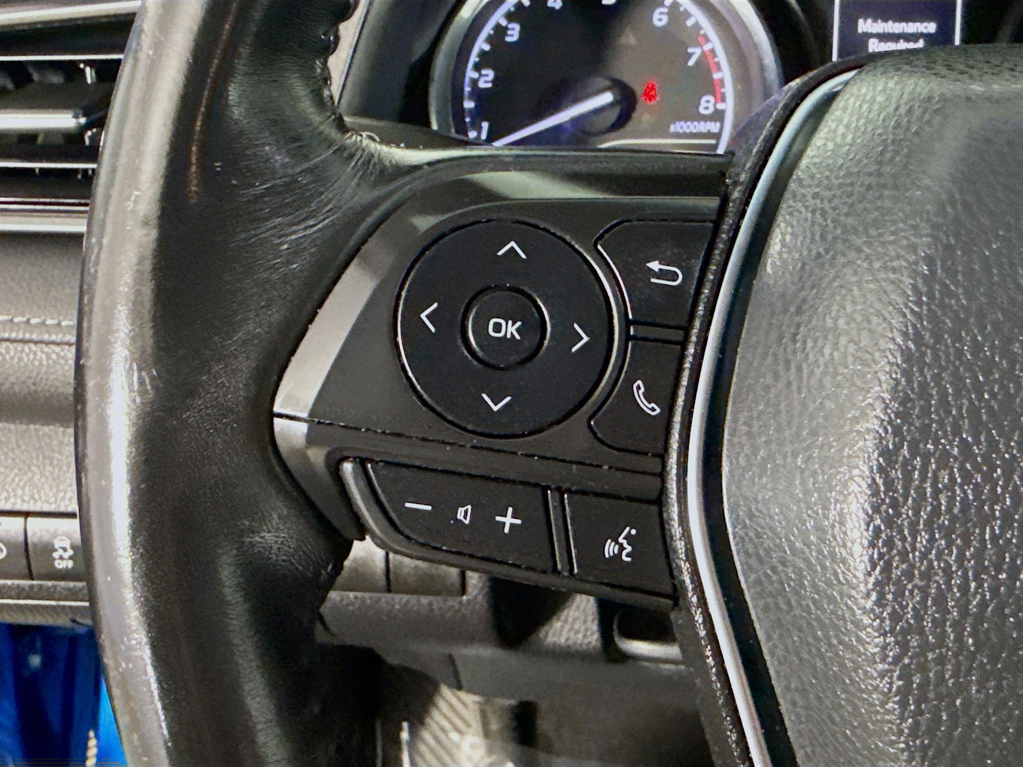 Used 2020 Toyota Camry SE w/ Carpet Mat Package image 14