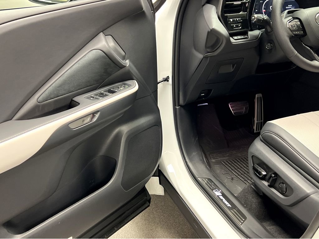 New 2026 Lexus TX 500h AWD w/ Technology Package image 8