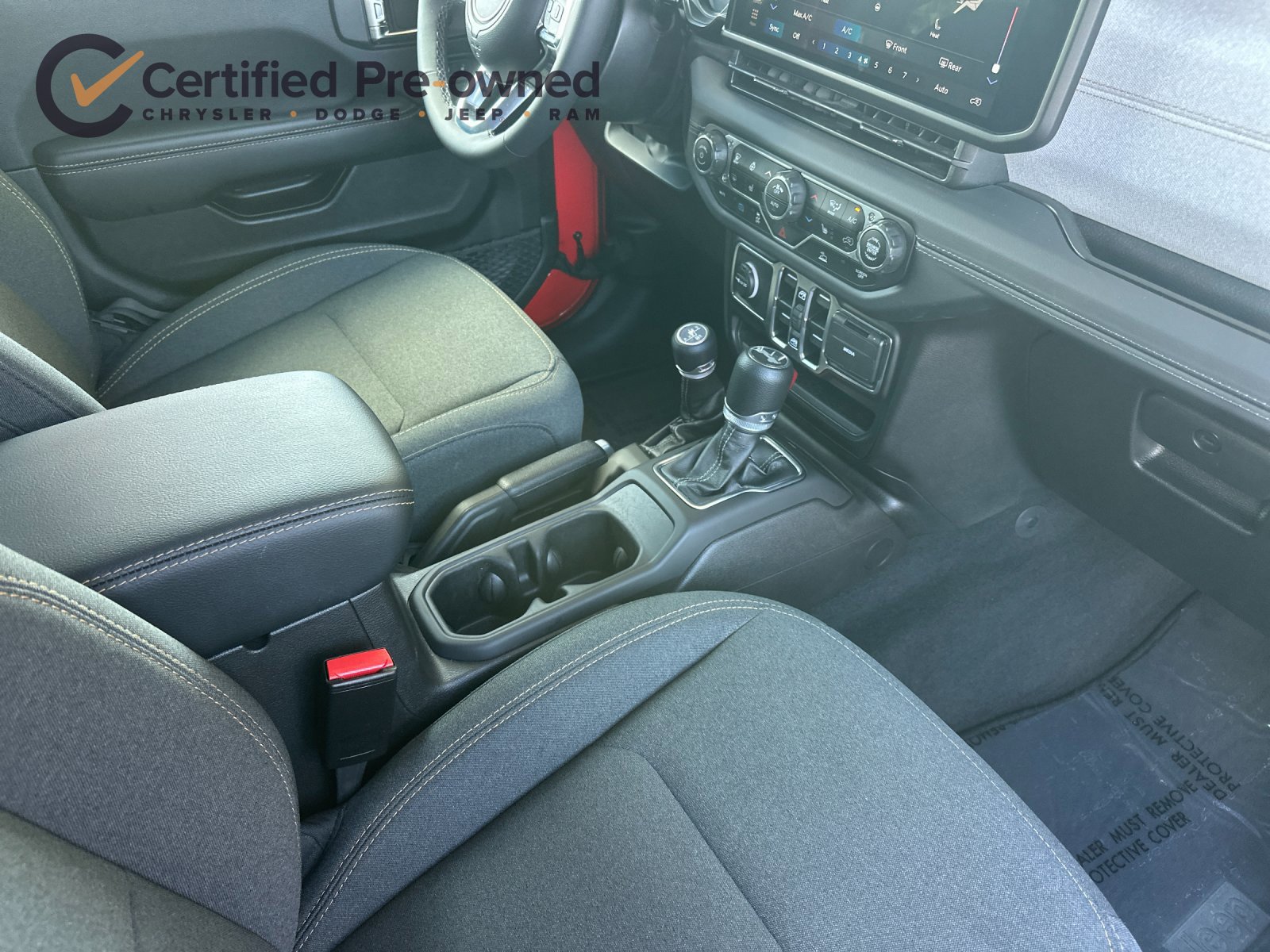 Used 2025 Jeep Wrangler Unlimited Sahara AWD/4WD image 17