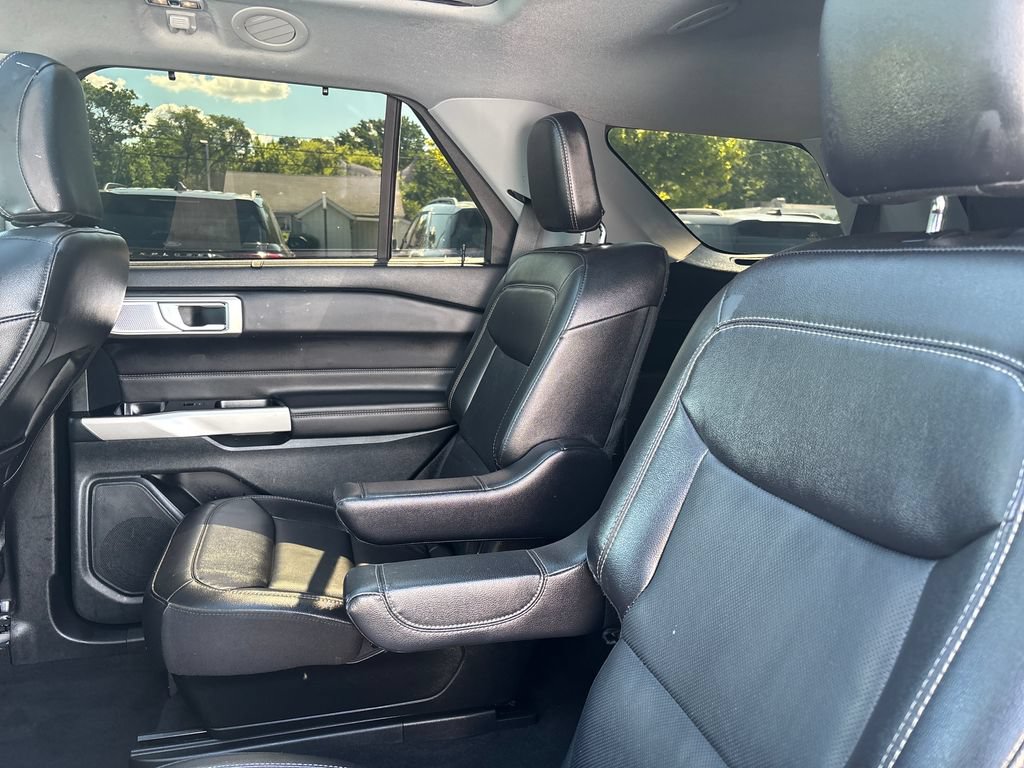 Used 2023 Ford Explorer Limited w/ Limited Technology Package AWD/4WD image 28