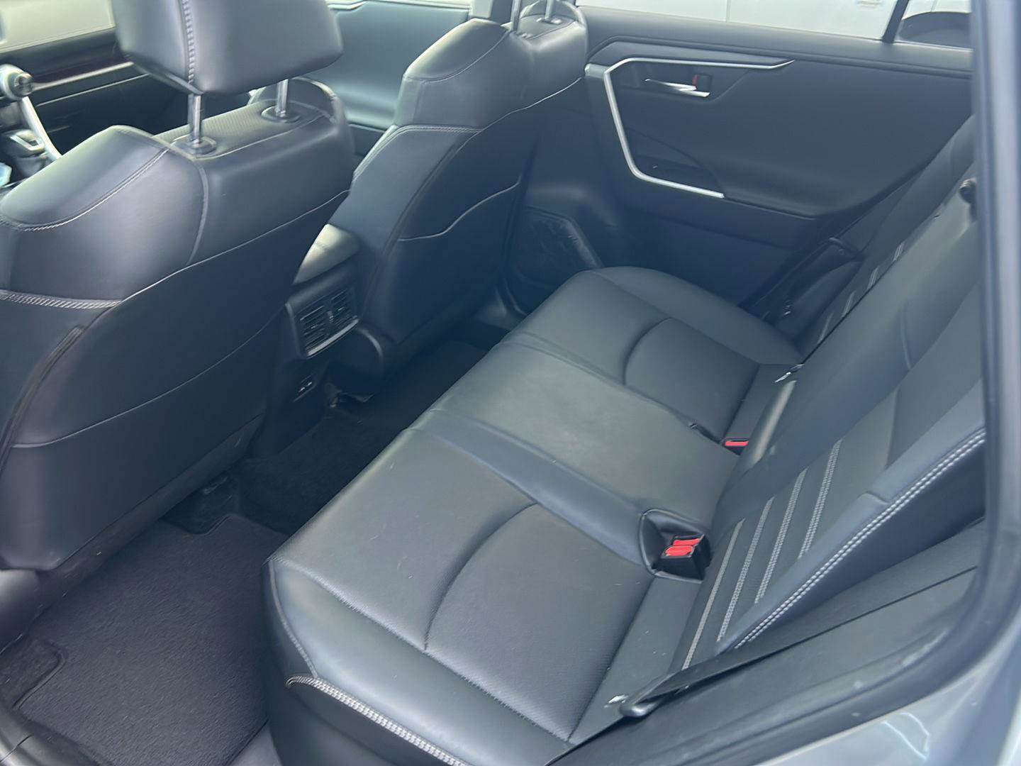 Used 2022 Toyota RAV4 Limited image 9