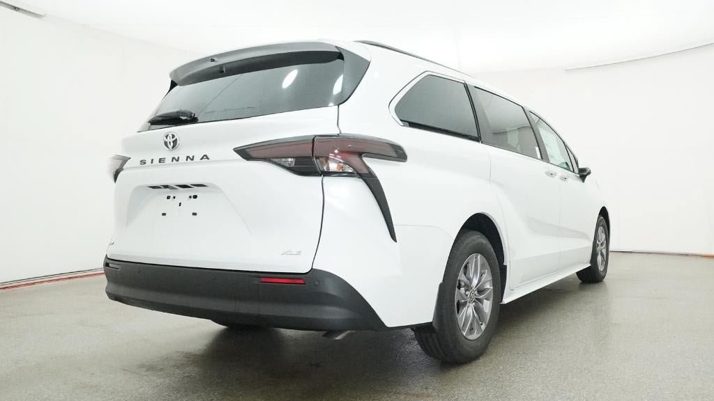 New 2026 Toyota Sienna XLE FWD image 24