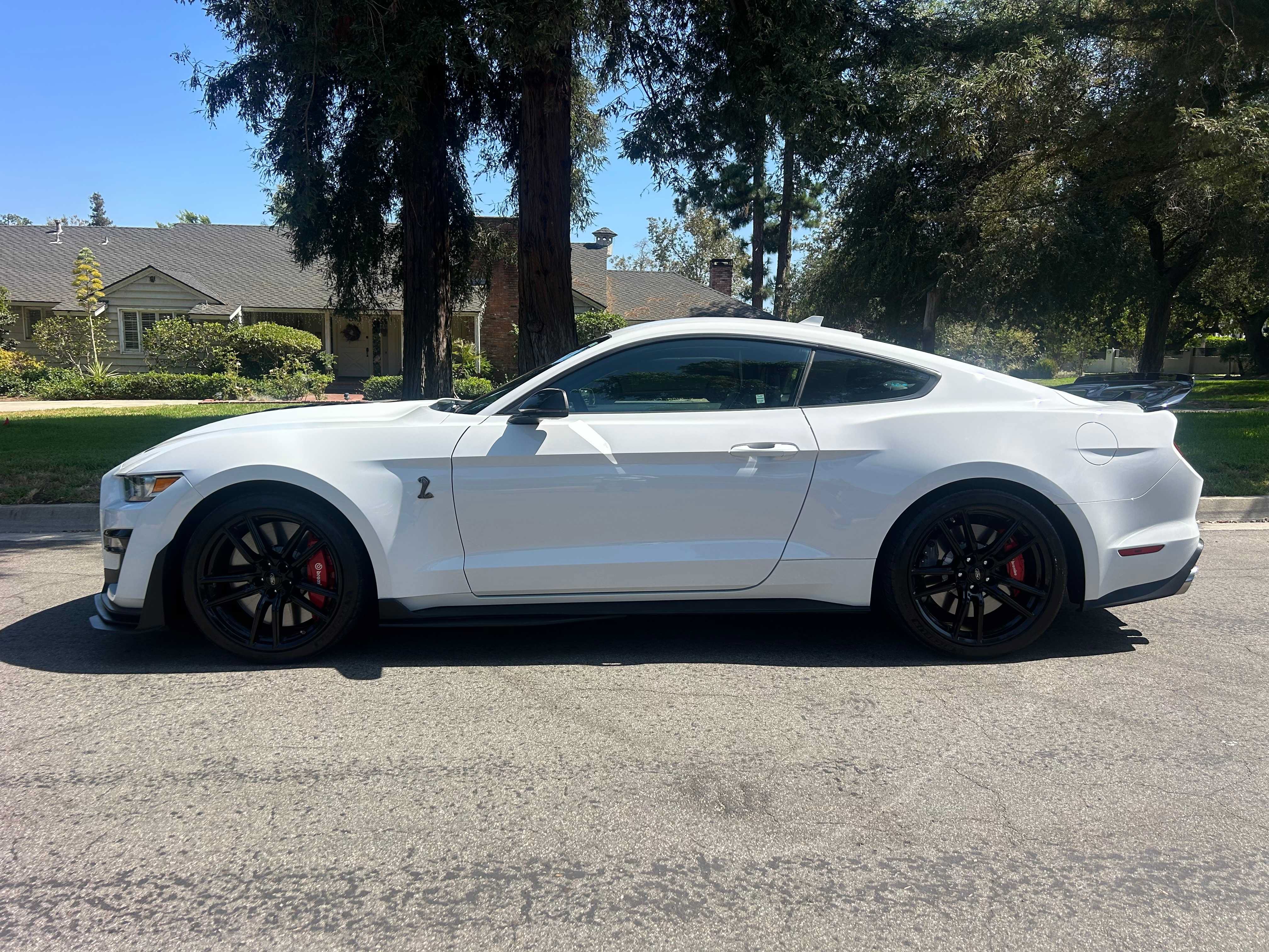 Used 2020 Ford Mustang Shelby GT500 w/ Technology Package RWD image 4