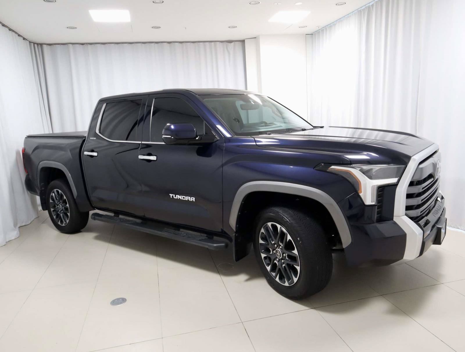 Used 2024 Toyota Tundra Limited w/ Power Package AWD/4WD image 3