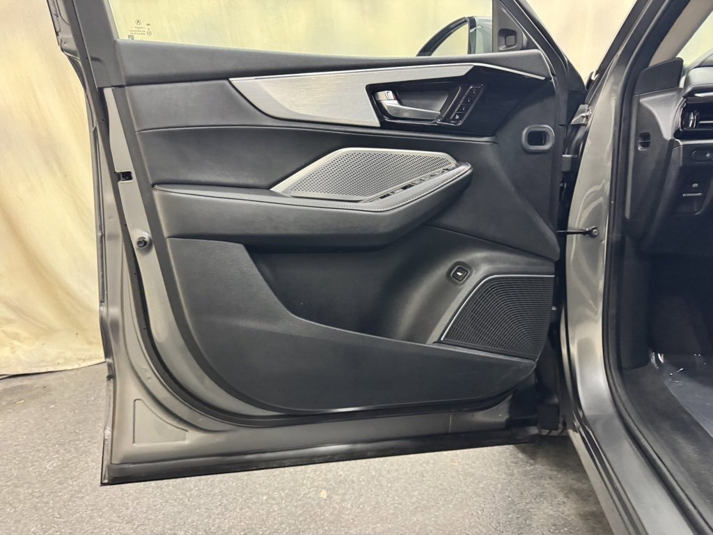 Used 2024 Acura MDX SH-AWD w/ Technology Package image 12