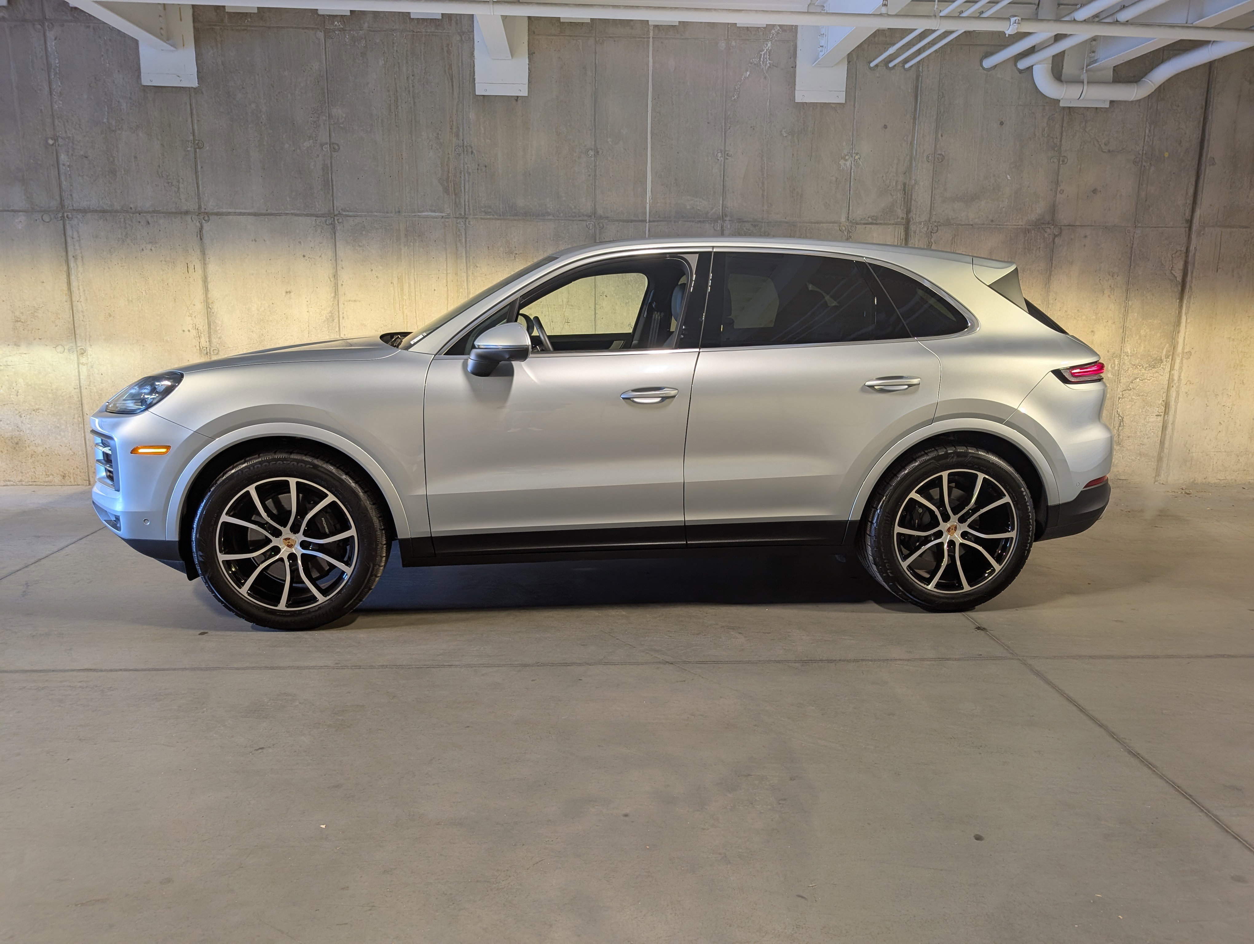 Certified 2025 Porsche Cayenne AWD/4WD image 2