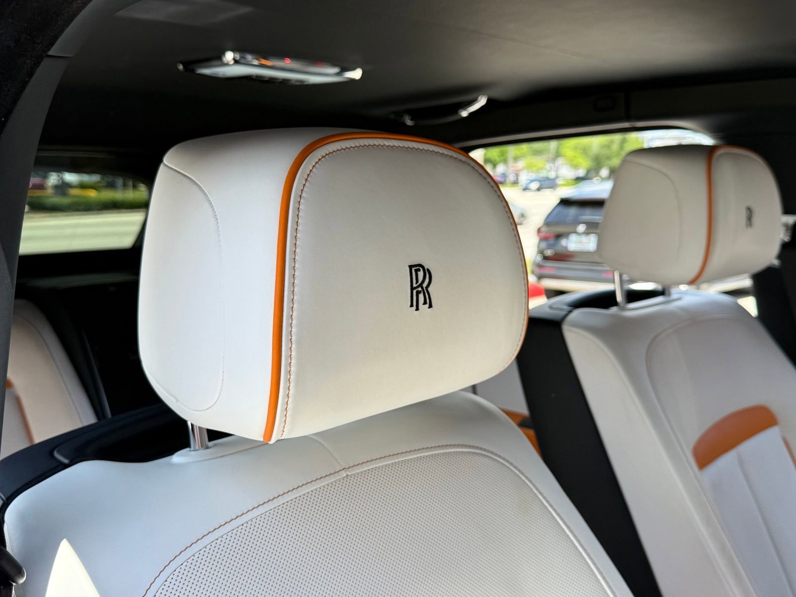 Used 2022 Rolls-Royce Cullinan Black Badge AWD/4WD image 27