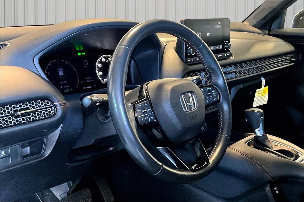 Used 2025 Honda HR-V Sport image 4