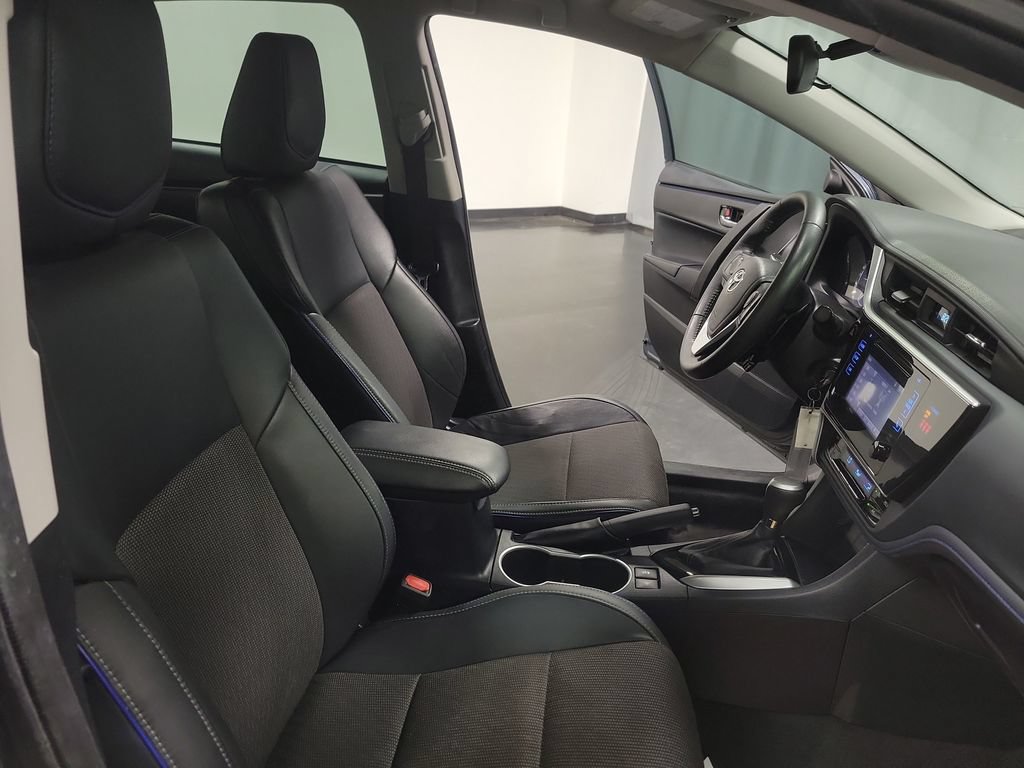 Used 2018 Toyota Corolla SE FWD image 30