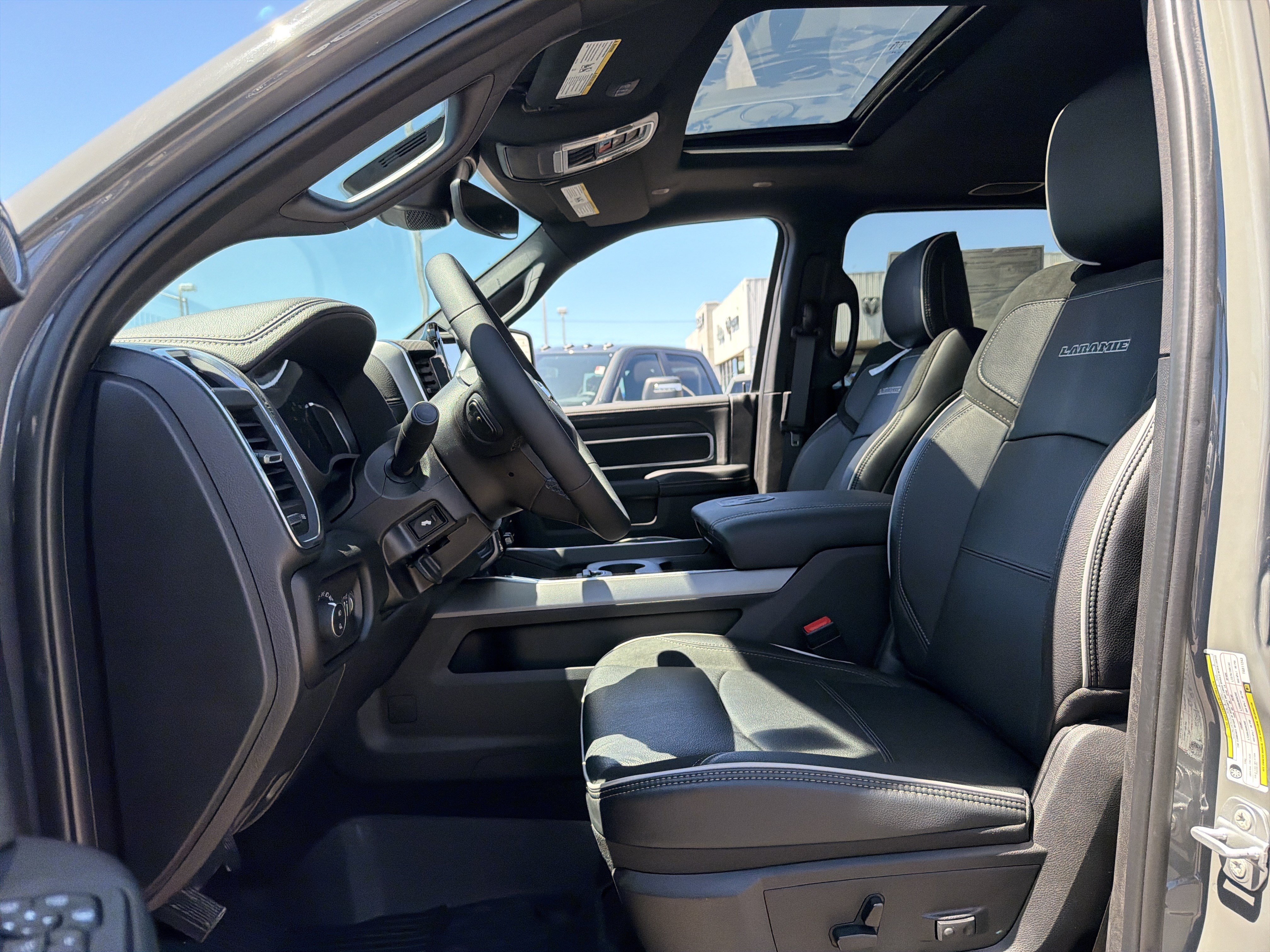 New 2026 RAM 3500 Laramie AWD/4WD image 10