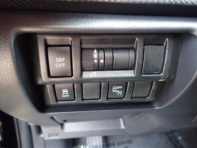 Used 2018 Subaru Crosstrek 2.0i Premium w/ Eyesight System image 13