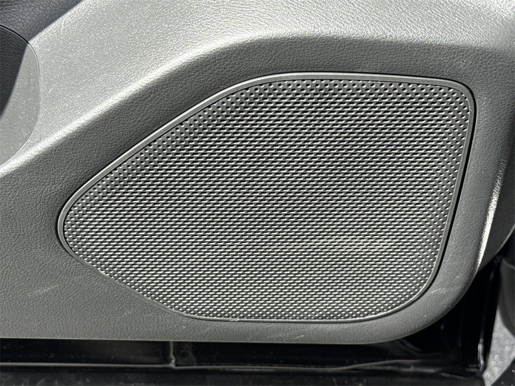 Certified 2025 Nissan Rogue S image 27