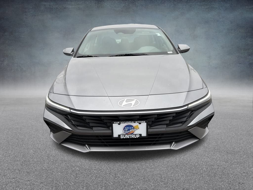 Used 2026 Hyundai Elantra SE w/ Cargo Package image 8