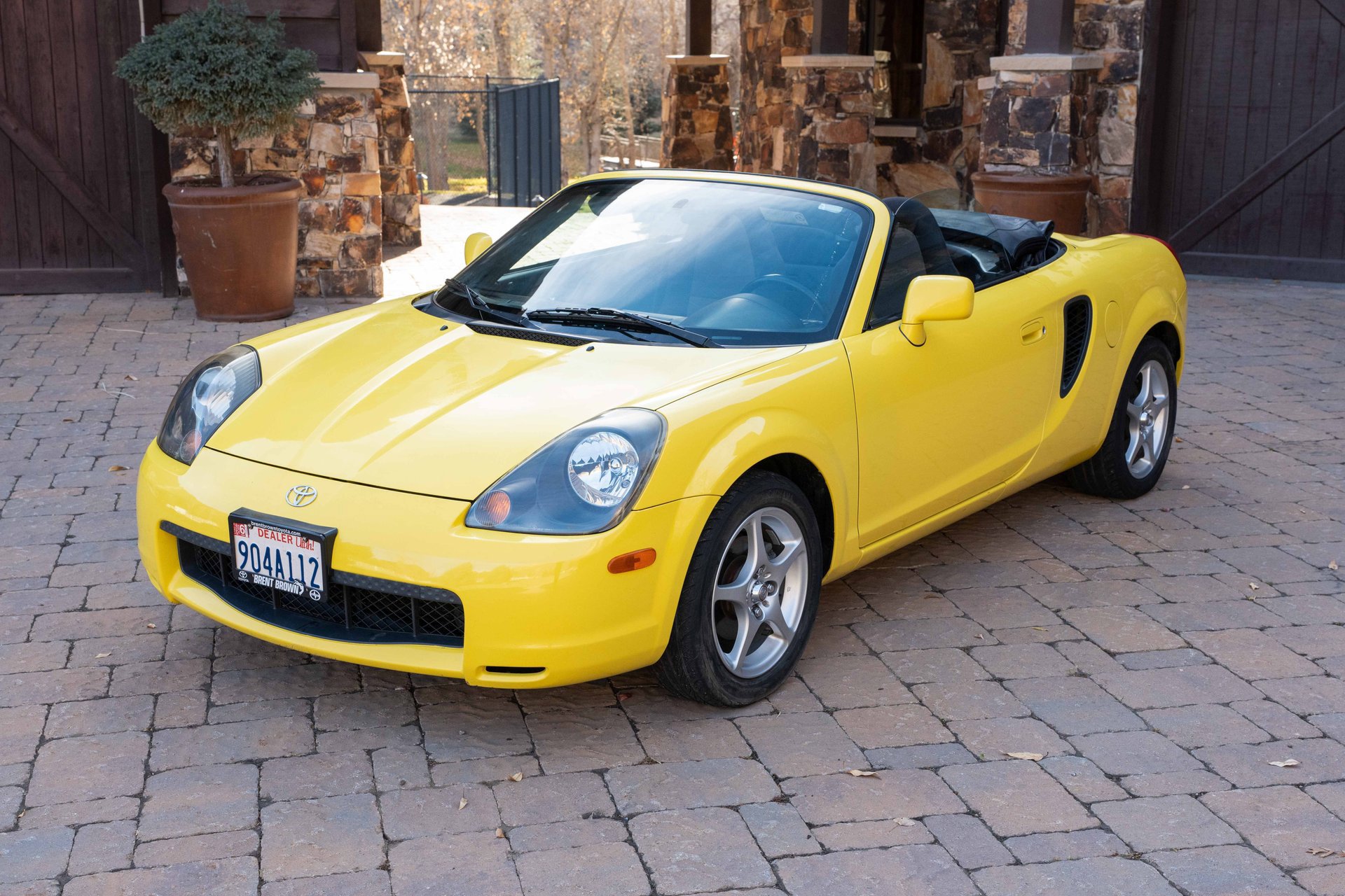 Used 2001 Toyota MR2 image 1