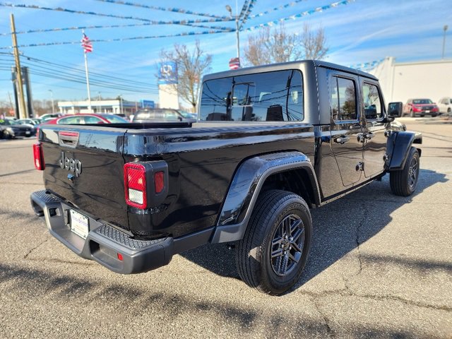 Used 2024 Jeep Gladiator Sport image 5