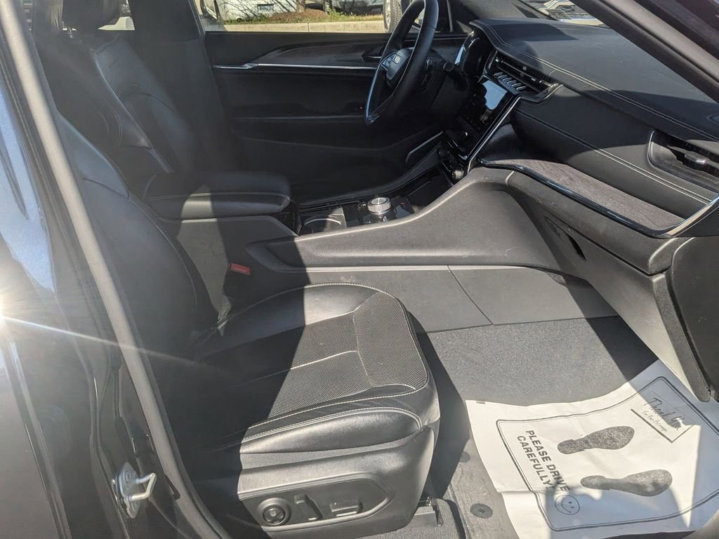 Used 2024 Jeep Grand Cherokee L Overland w/ Rear Seat Video Group I image 35