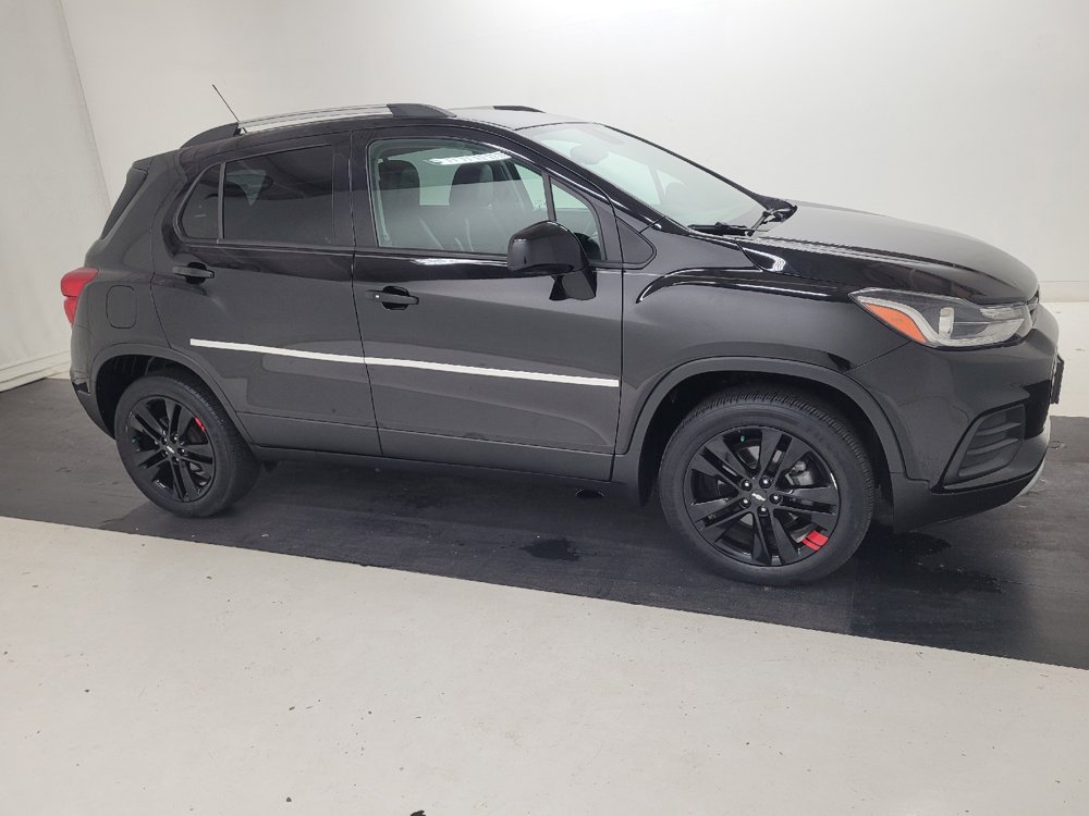 Used 2020 Chevrolet Trax LT w/ Redline Edition AWD/4WD image 11