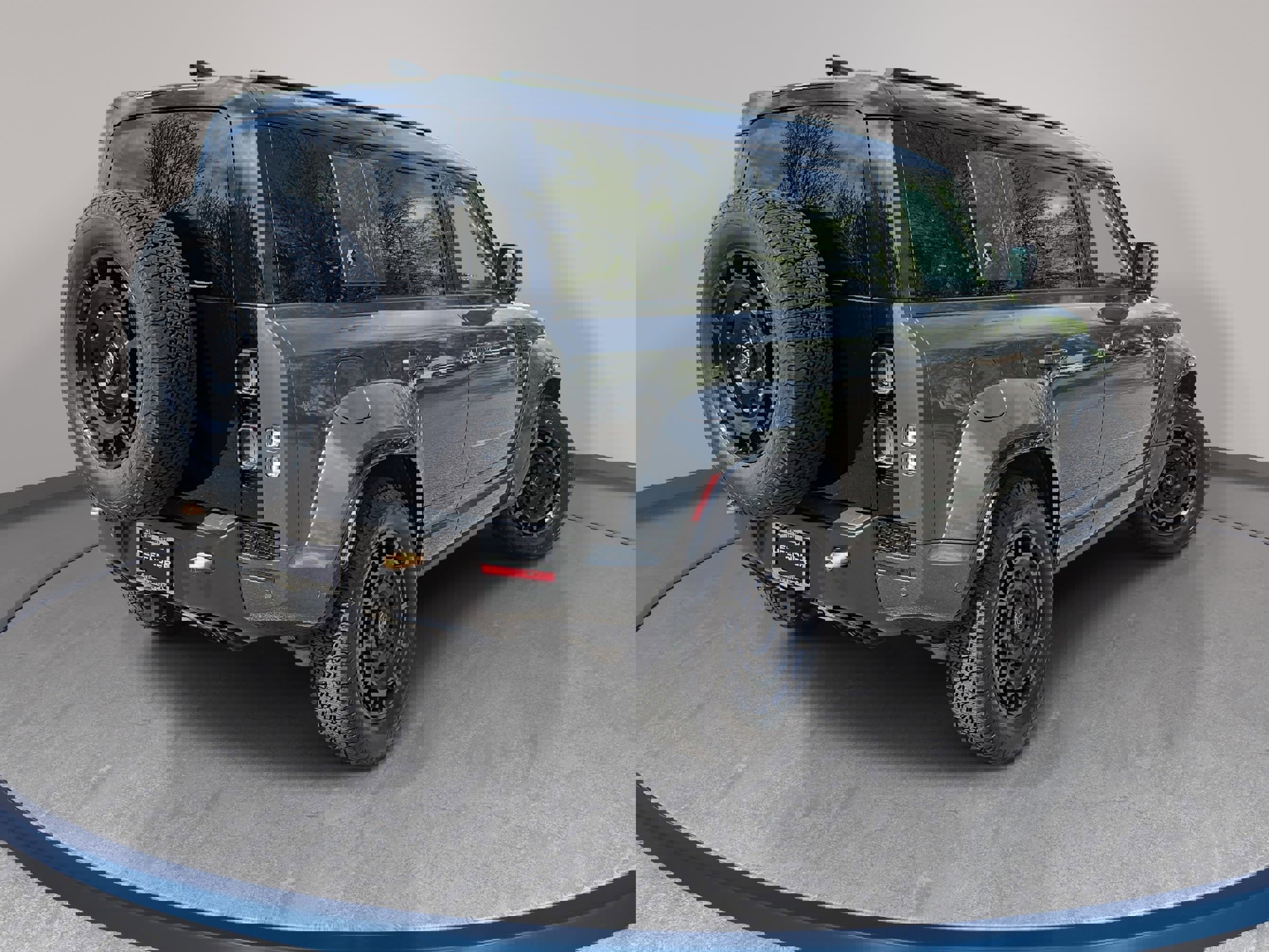 Certified 2025 Land Rover Defender 110 image 5