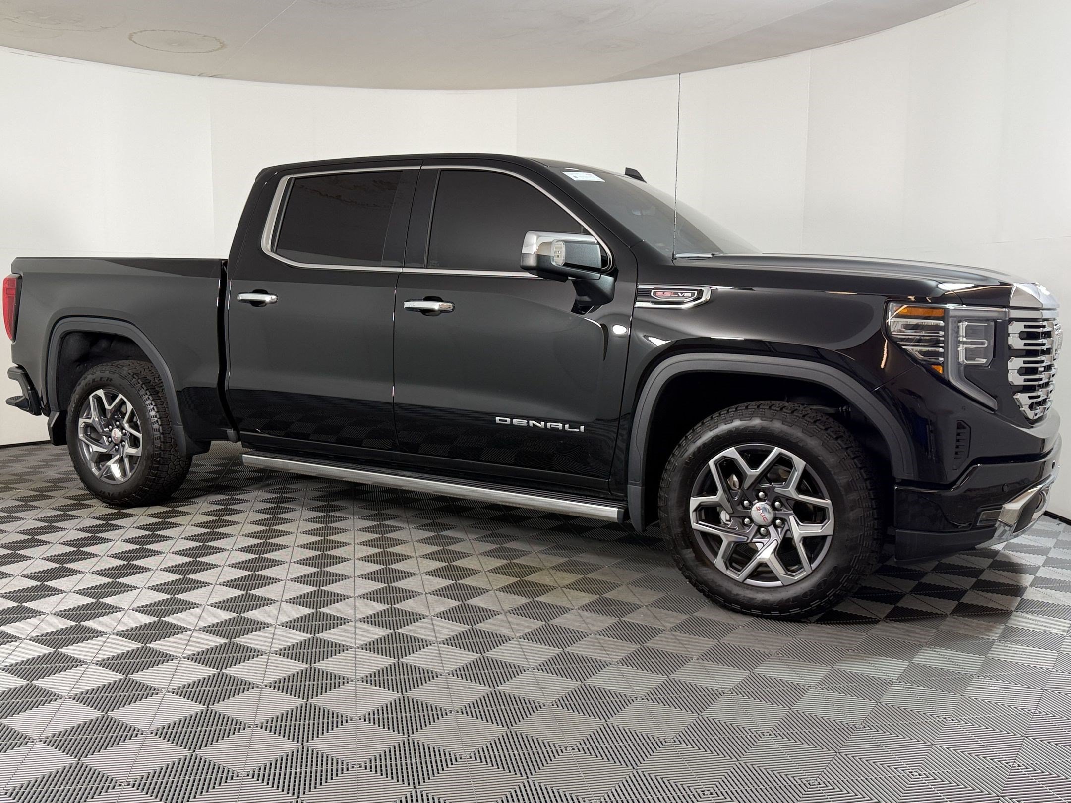 Used 2026 GMC Sierra 1500 Denali w/ Denali Reserve Package AWD/4WD image 6