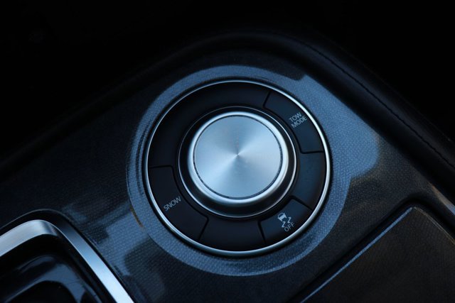 Used 2024 Nissan Armada SV image 18