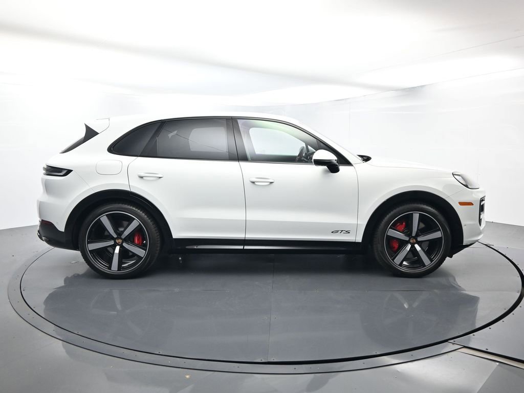 Certified 2026 Porsche Cayenne GTS AWD/4WD image 16