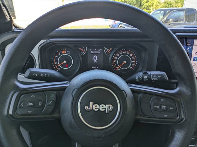 Used 2025 Jeep Wrangler Unlimited Sport AWD/4WD image 18