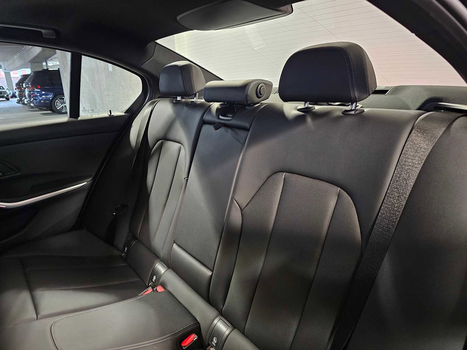 Used 2025 BMW 330i xDrive 330i xDrive w/ Premium Package image 37