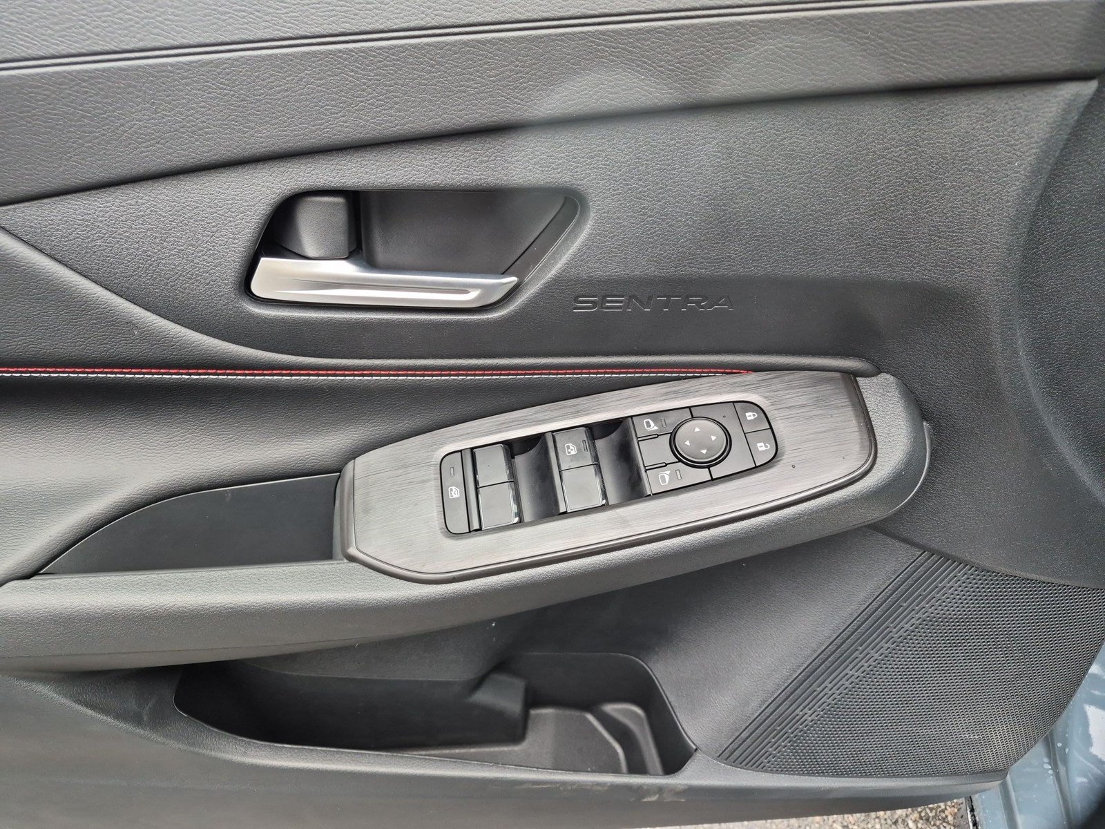New 2027 Nissan Sentra SR w/ Floor Mat Package FWD image 13